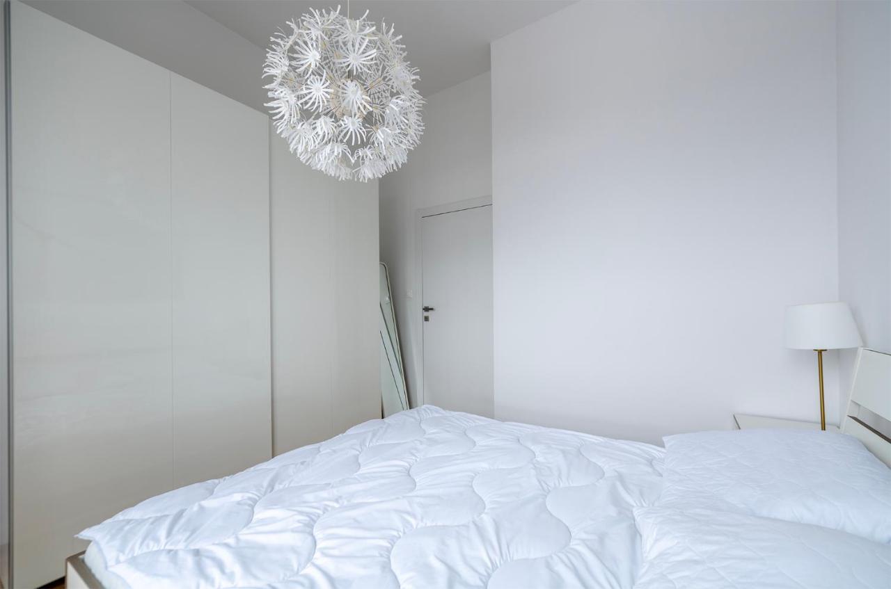 Appartamento Penthouse With A View Of Lodz & Free Parking Esterno foto